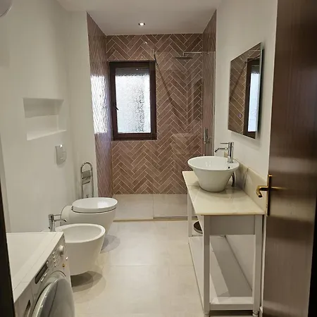 Spacious Modern Apartment In Prime Tirana Location Exterior photo